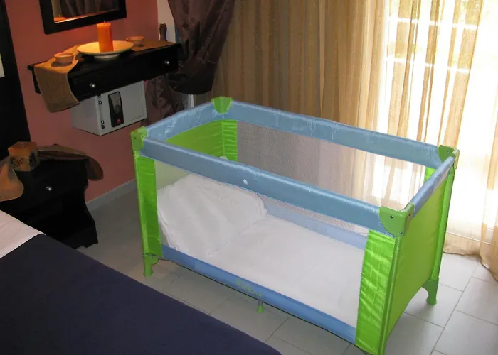 アパート Kokkinos *